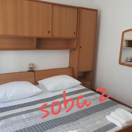 Apartman Emilio Baška Voda Exteriör bild