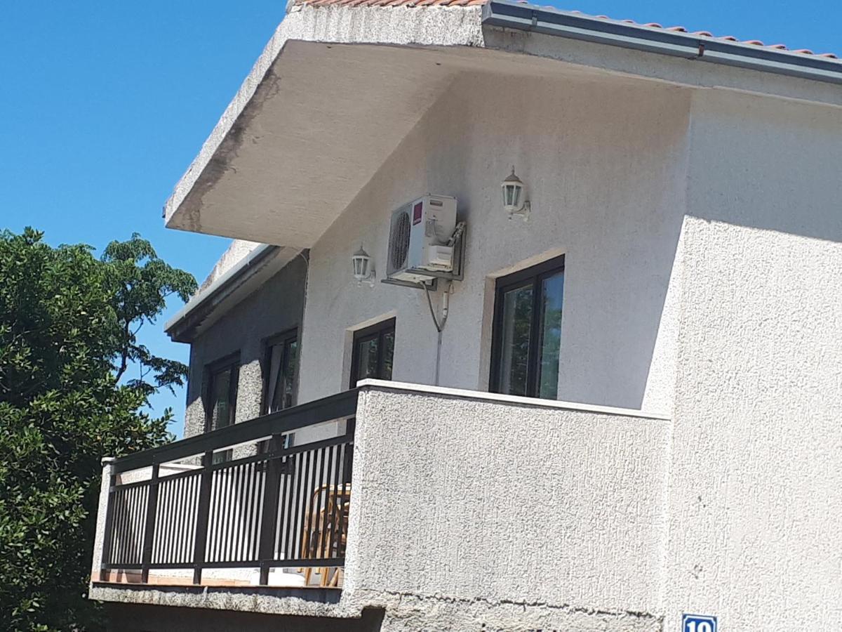 Apartman Emilio Baška Voda Exteriör bild