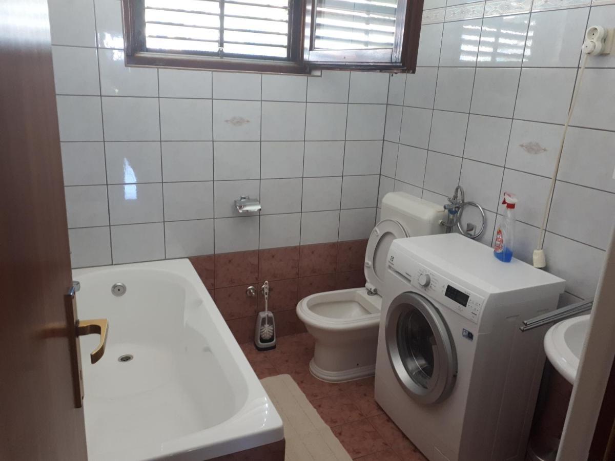 Apartman Emilio Baška Voda Exteriör bild