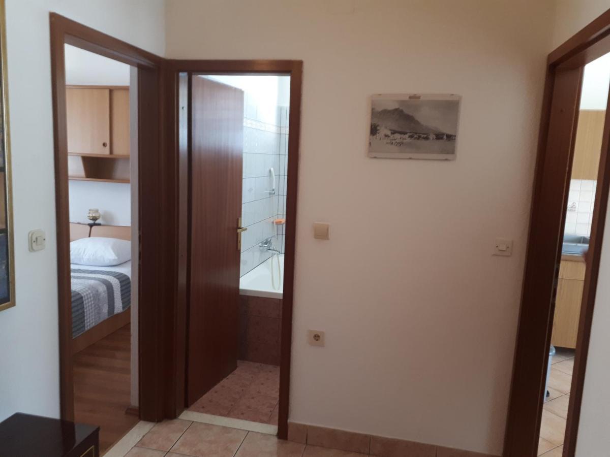 Apartman Emilio Baška Voda Exteriör bild