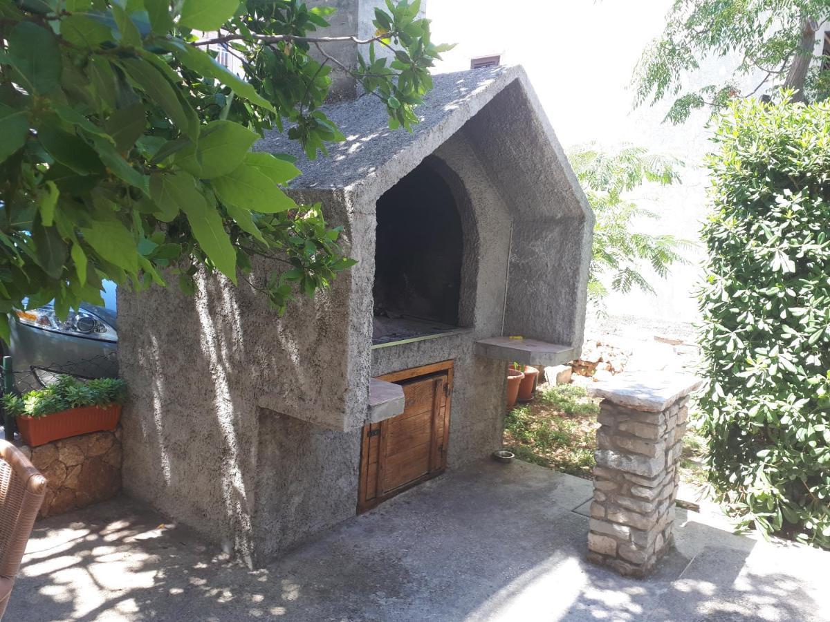 Apartman Emilio Baška Voda Exteriör bild