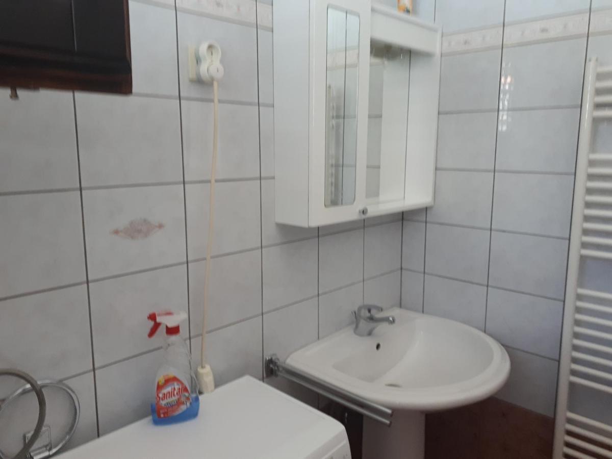 Apartman Emilio Baška Voda Exteriör bild