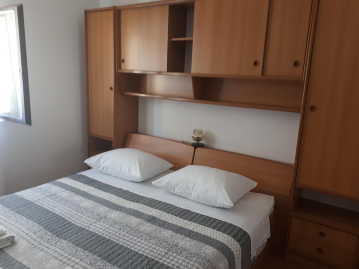 Apartman Emilio Baška Voda Exteriör bild