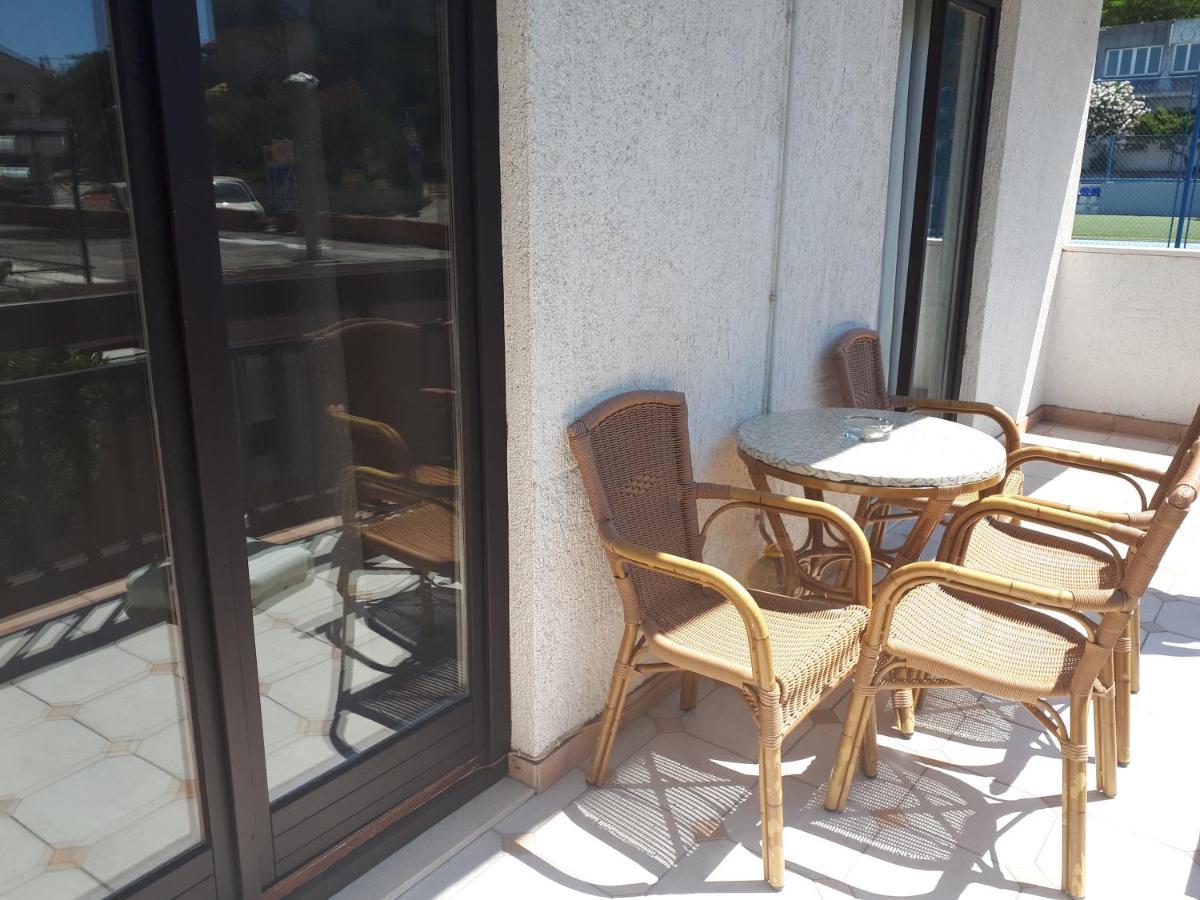 Apartman Emilio Baška Voda Exteriör bild
